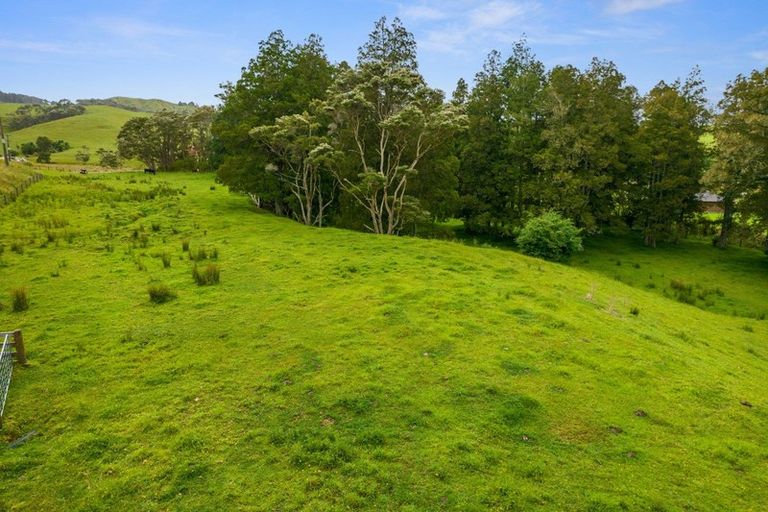 Photo of property in 150 Dimmock Road, Waitakaruru, Ngatea, 2471