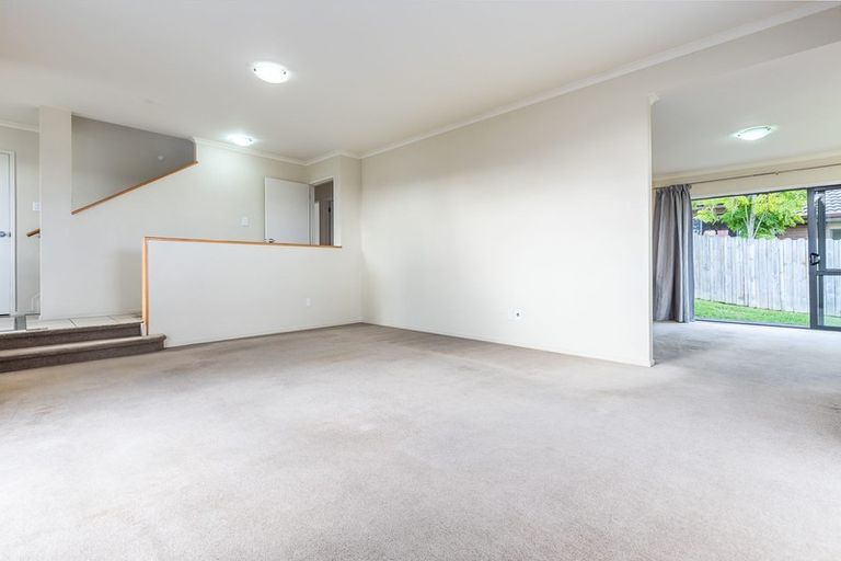 Photo of property in 2 Seamount Drive, Red Beach, 0932