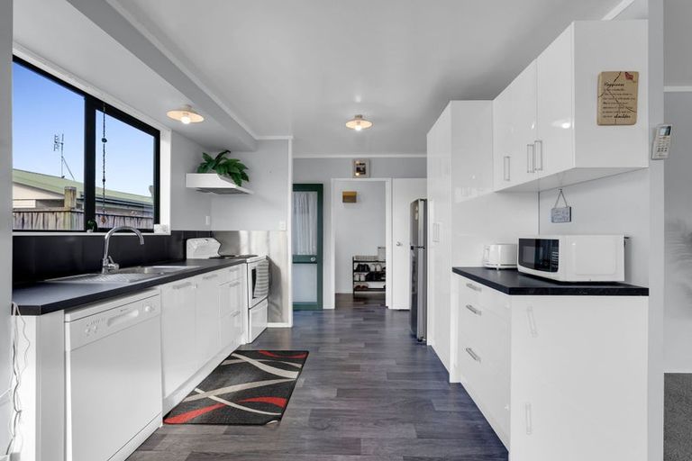 Photo of property in 5 Pringle Place, Nawton, Hamilton, 3200