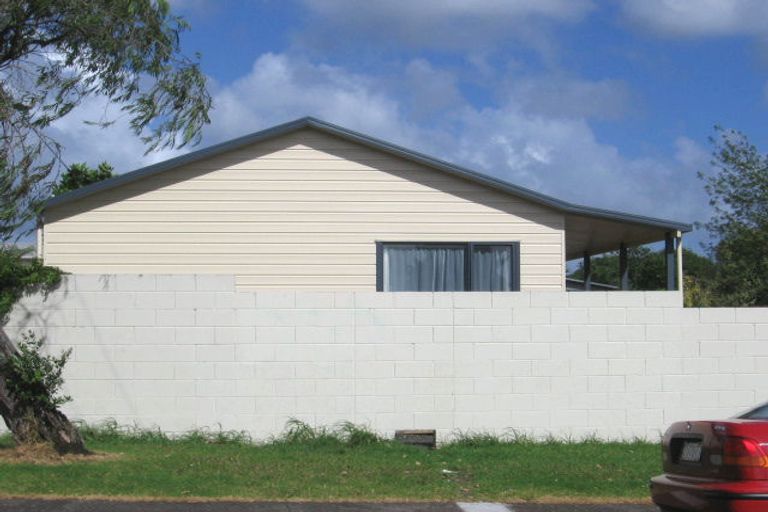 Photo of property in 4 Fairdene Avenue, Henderson, Auckland, 0610