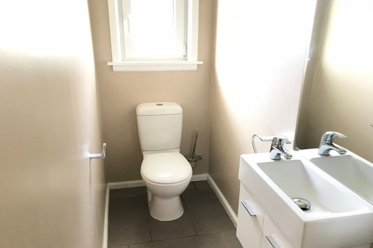 Photo of property in 38b Avonhead Road, Avonhead, Christchurch, 8042