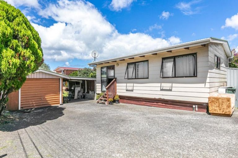 Photo of property in 24 West Coast Road, Glen Eden, Auckland, 0602
