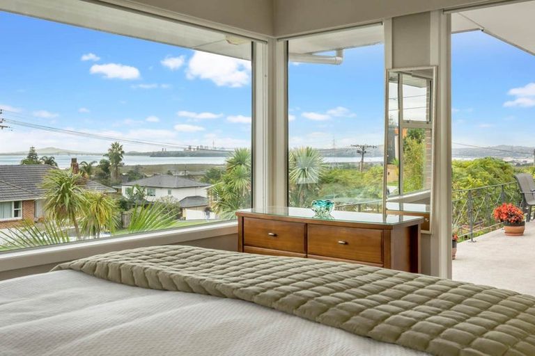 Photo of property in 76 Jaemont Avenue, Te Atatu South, Auckland, 0610