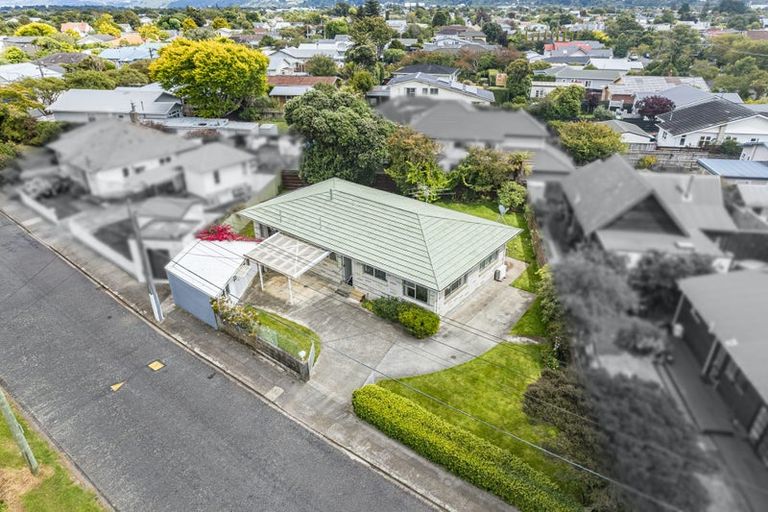 Photo of property in 341 Riverside Drive, Fairfield, Lower Hutt, 5011