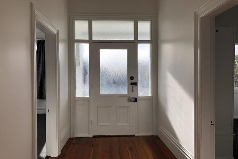 Photo of property in 152 Featherston Street, Palmerston North, 4410