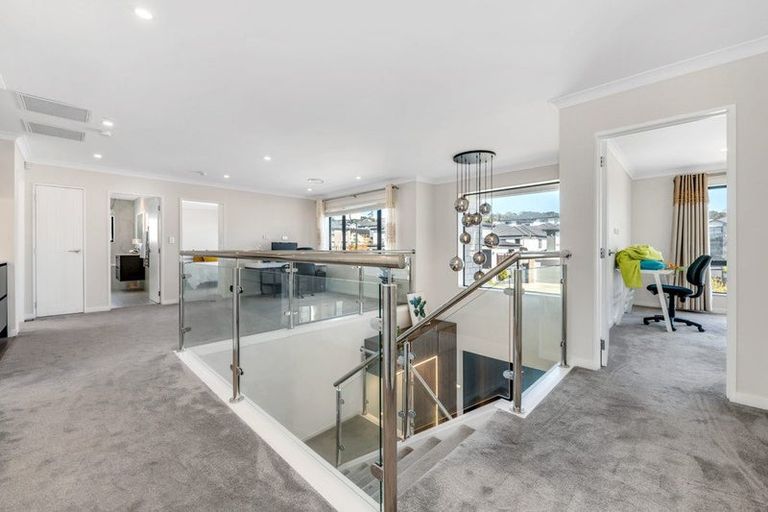 Photo of property in 80 Drumbuoy Drive, Flat Bush, Auckland, 2019