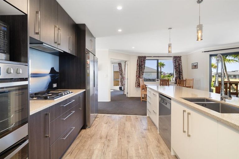 Photo of property in 10 Sophora Place, Papamoa Beach, Papamoa, 3118