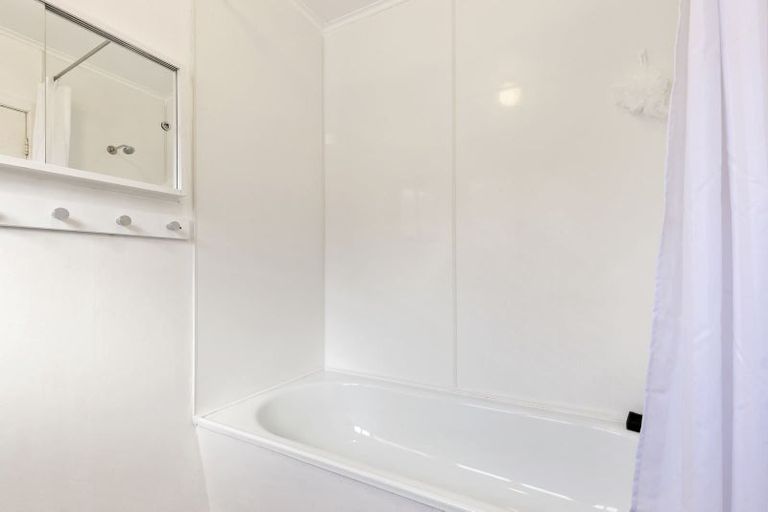 Photo of property in 16a Thurleigh Grove, Karori, Wellington, 6012