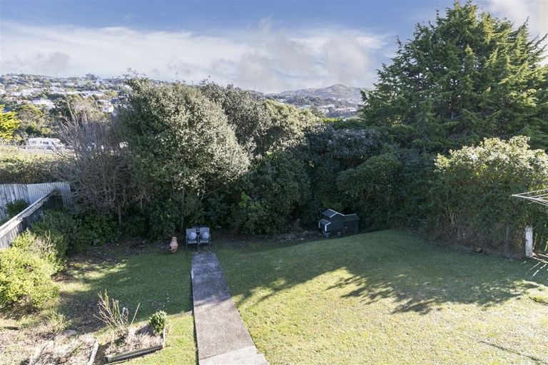 Photo of property in 21 Lynda Avenue, Paparangi, Wellington, 6037