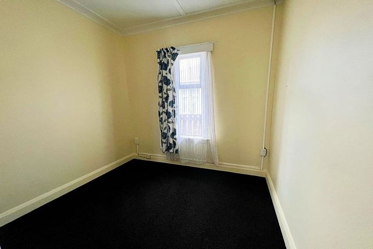 Photo of property in 30 Argentine Avenue, Miramar, Wellington, 6022