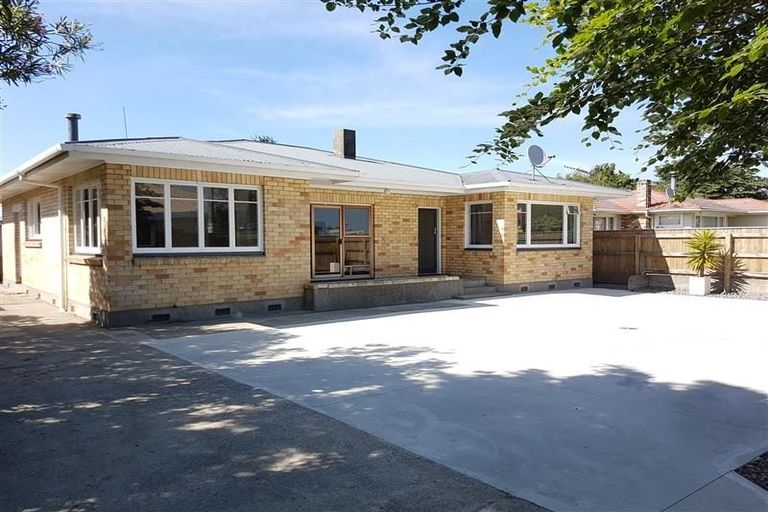 Photo of property in 330 Tremaine Avenue, Takaro, Palmerston North, 4412