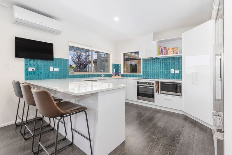 Photo of property in 1 Harry Shaw Way, Raumati South, Paraparaumu, 5032