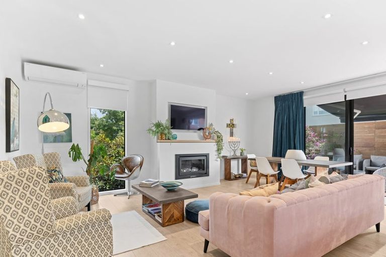 Photo of property in 252 Courtenay Street, Strandon, New Plymouth, 4312