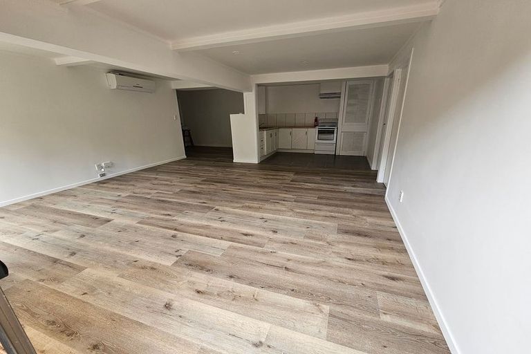 Photo of property in 42b Evans Road, Weymouth, Auckland, 2103