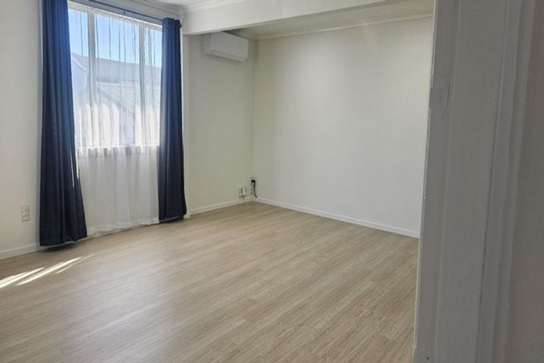 Photo of property in 51 Swaffield Road, Papatoetoe, Auckland, 2025
