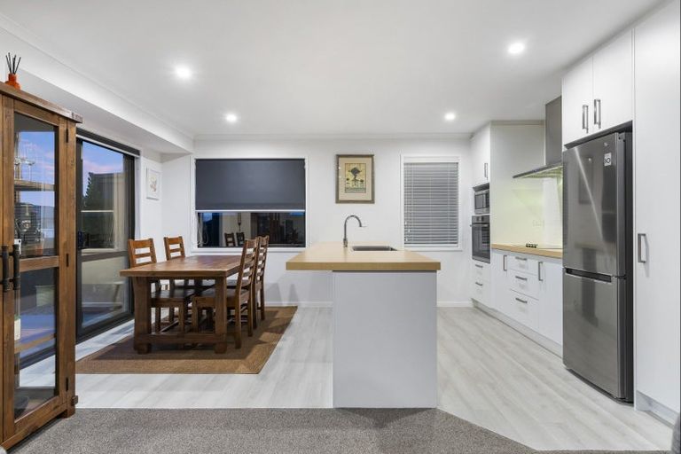 Photo of property in 5a Te Wharo Drive, Papamoa, 3118