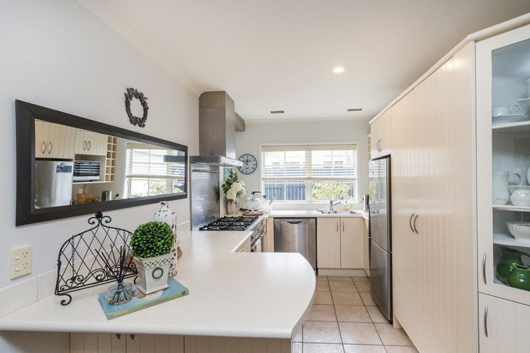 Photo of property in 28 Union Street, Hokowhitu, Palmerston North, 4410