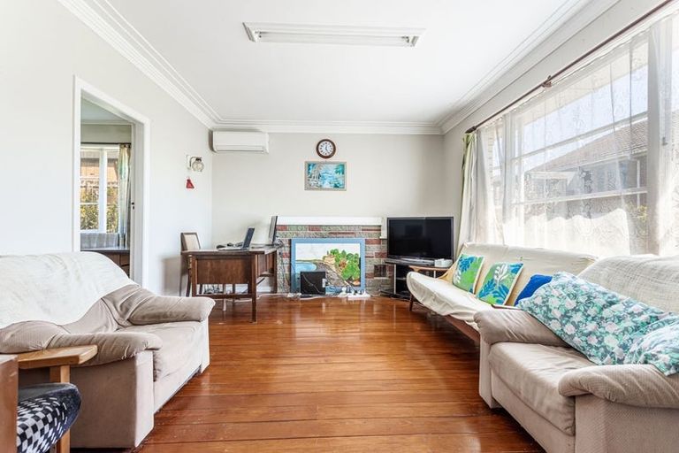 Photo of property in 58 Hutchinson Avenue, New Lynn, Auckland, 0600