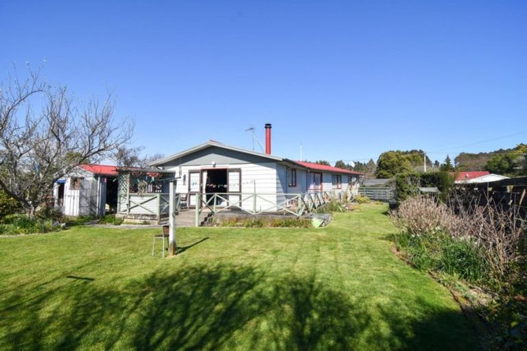 Photo of property in 38 Philip Street, Carterton, 5713