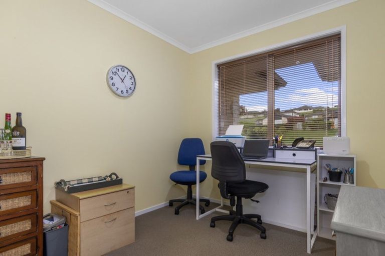 Photo of property in 10 Haden Place, Omokoroa, 3114
