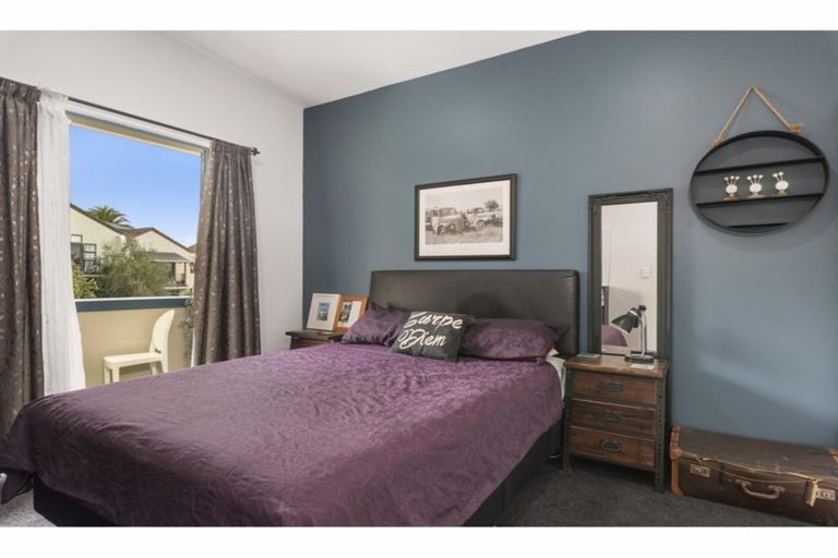 Photo of property in 6/6-8 Pannill Place, Oteha, Auckland, 0632