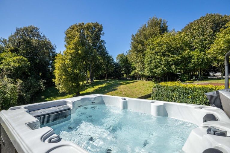 Photo of property in 540 Mountain Road, Lepperton, New Plymouth, 4373