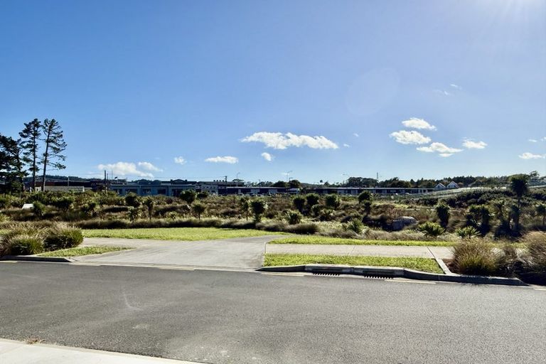 Photo of property in 142 Vintry Drive, Kumeu, 0810