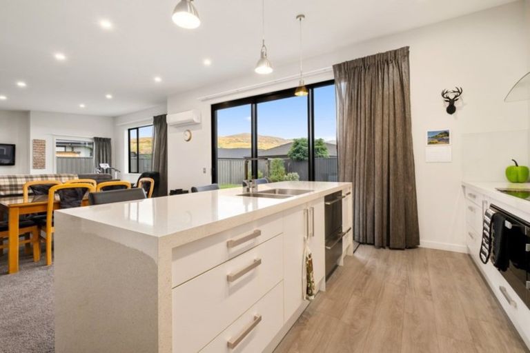 Photo of property in 9 Caledonian Place, Cromwell, 9310