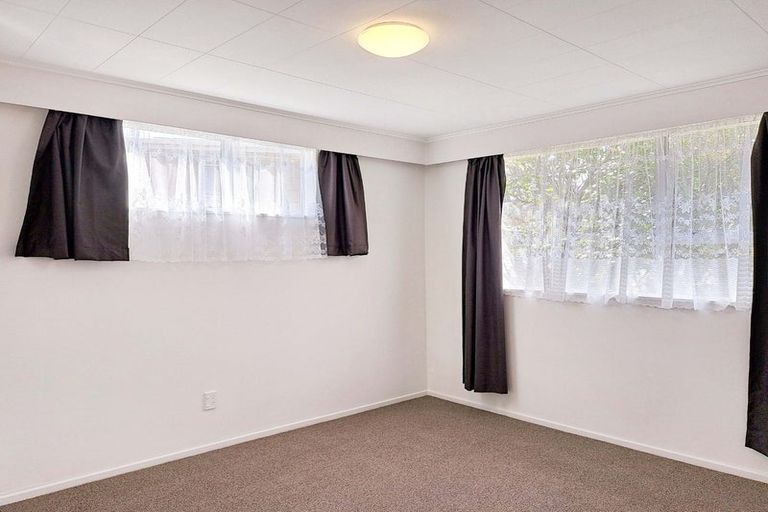 Photo of property in 1/8 Garth Lane, Maoribank, Upper Hutt, 5018