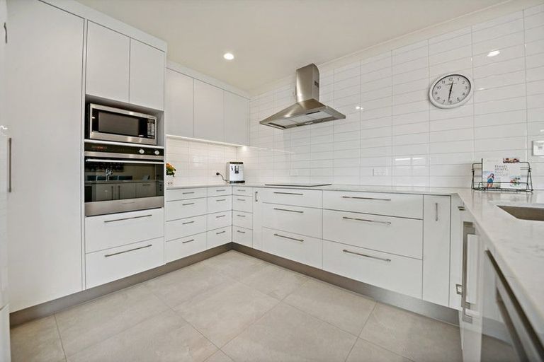 Photo of property in 182a Queen Street, Pukekohe, 2120