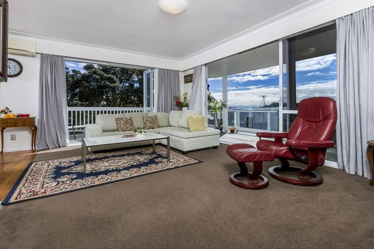 Photo of property in 4/30 Castor Bay Road, Castor Bay, Auckland, 0620