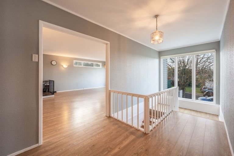 Photo of property in 59 Girrahween Drive, Totara Vale, Auckland, 0629