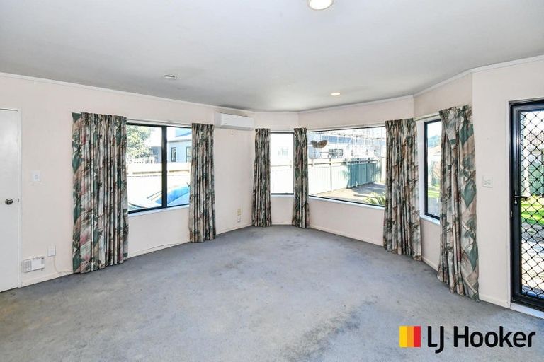 Photo of property in 45 Clevedon Road, Papakura, 2110