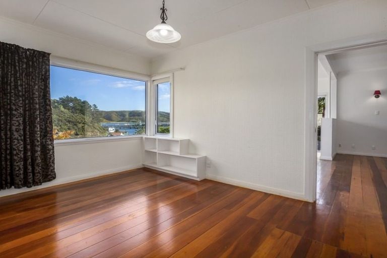 Photo of property in 53a Bayview Road, Paremata, Porirua, 5024