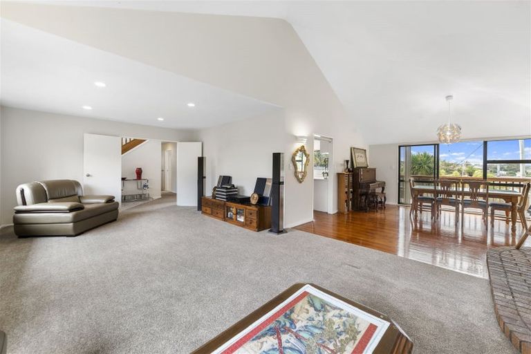 Photo of property in 181 Carlisle Road, Northcross, Auckland, 0632