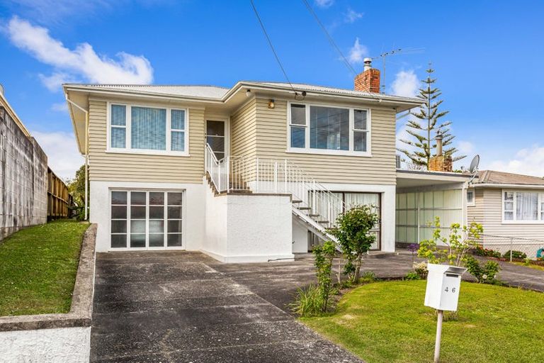 Photo of property in 46 Woodford Avenue, Henderson, Auckland, 0610