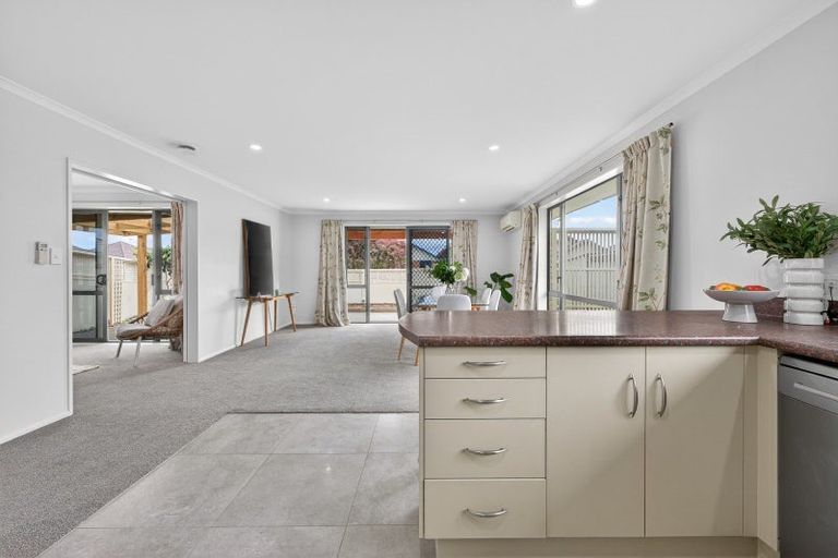 Photo of property in 42 Brooklyn Heights Drive, Kelvin Grove, Palmerston North, 4414