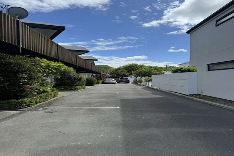 Photo of property in 1/136 Holly Road, St Albans, Christchurch, 8014