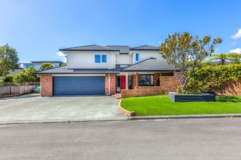 Photo of property in 28 Lanyon Place, Whitby, Porirua, 5024