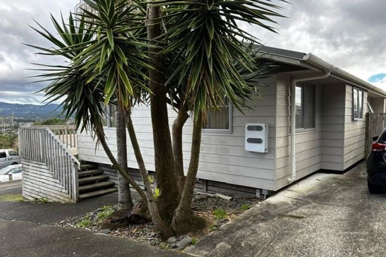 Photo of property in 121 Sunnyside Road, Sunnyvale, Auckland, 0612