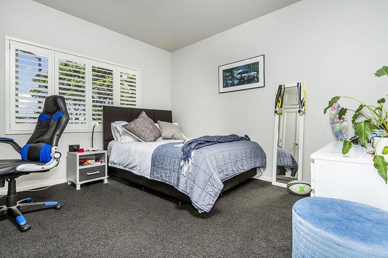 Photo of property in 24 Muritai Road, Milford, Auckland, 0620
