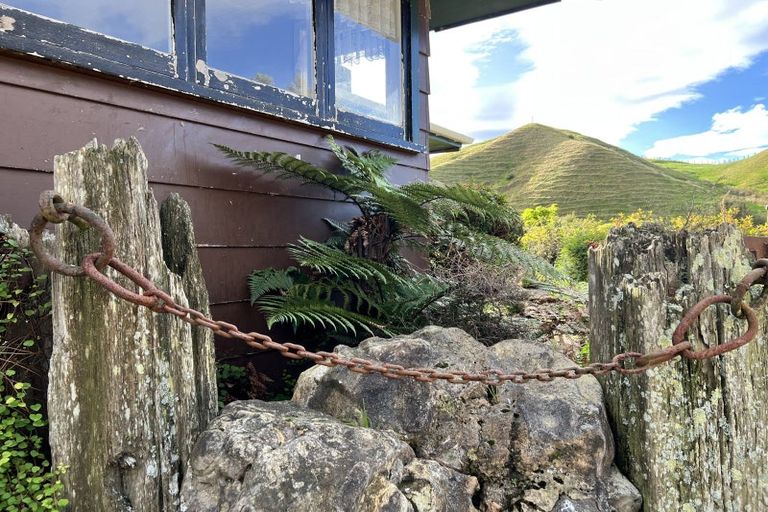 Photo of property in 2411 Coast Road, Pongaroa, 4991