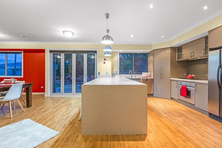 Photo of property in 138 Renown Road, Raumati South, Paraparaumu, 5032