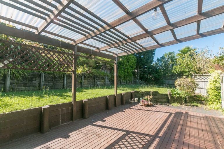 Photo of property in 3 Cairnbrae Court, Northcross, Auckland, 0632