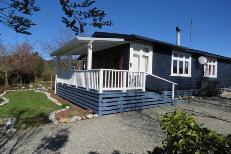 Photo of property in 6 Victory Street, Reefton, 7830
