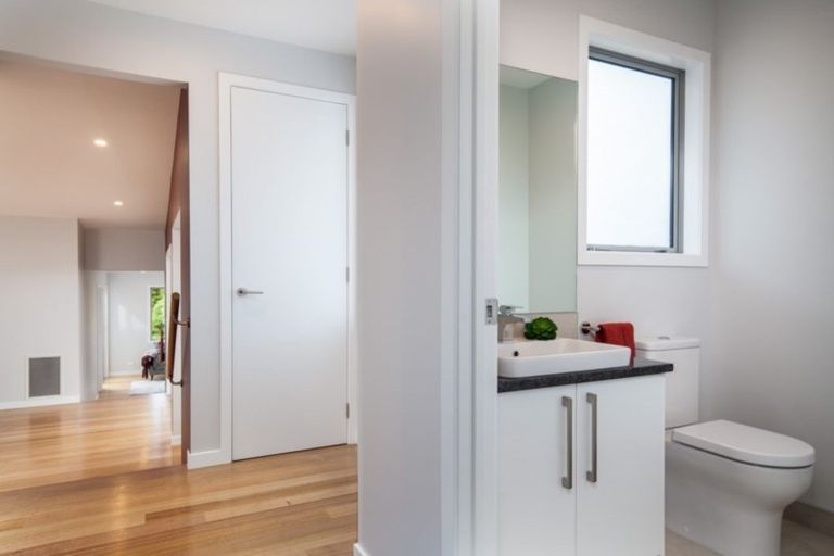 Photo of property in 2 Fern Lane, Whalers Gate, New Plymouth, 4310