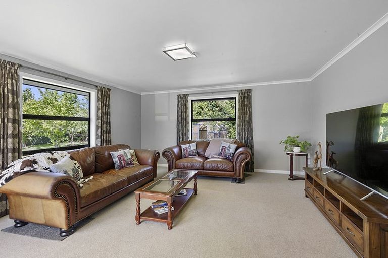 Photo of property in 4 Dunbar Place, Highlands Park, New Plymouth, 4312