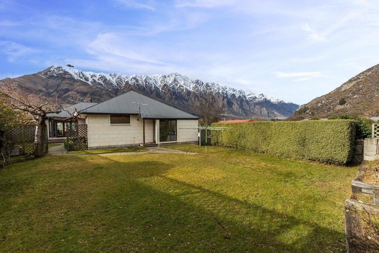 Photo of property in 8 Remarkables Crescent, Frankton, Queenstown, 9300