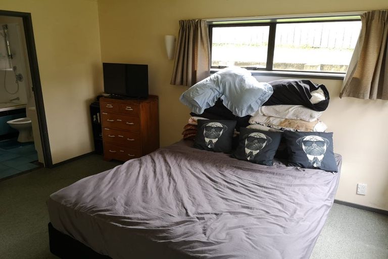 Photo of property in 136 West Harbour Drive, West Harbour, Auckland, 0618