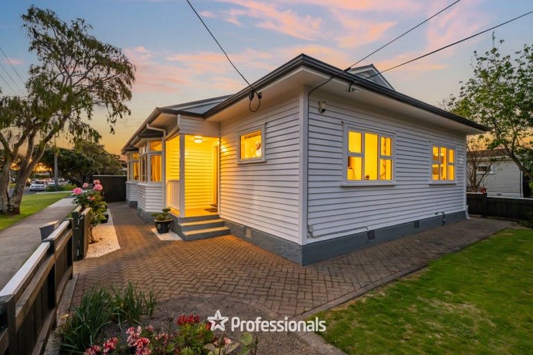 Photo of property in 32 Birdwood Road, Waterloo, Lower Hutt, 5011